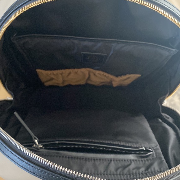 Want Les Essentiels Piper Backpack ✨ two tone zipper x lock x keys - Picture 12 of 17